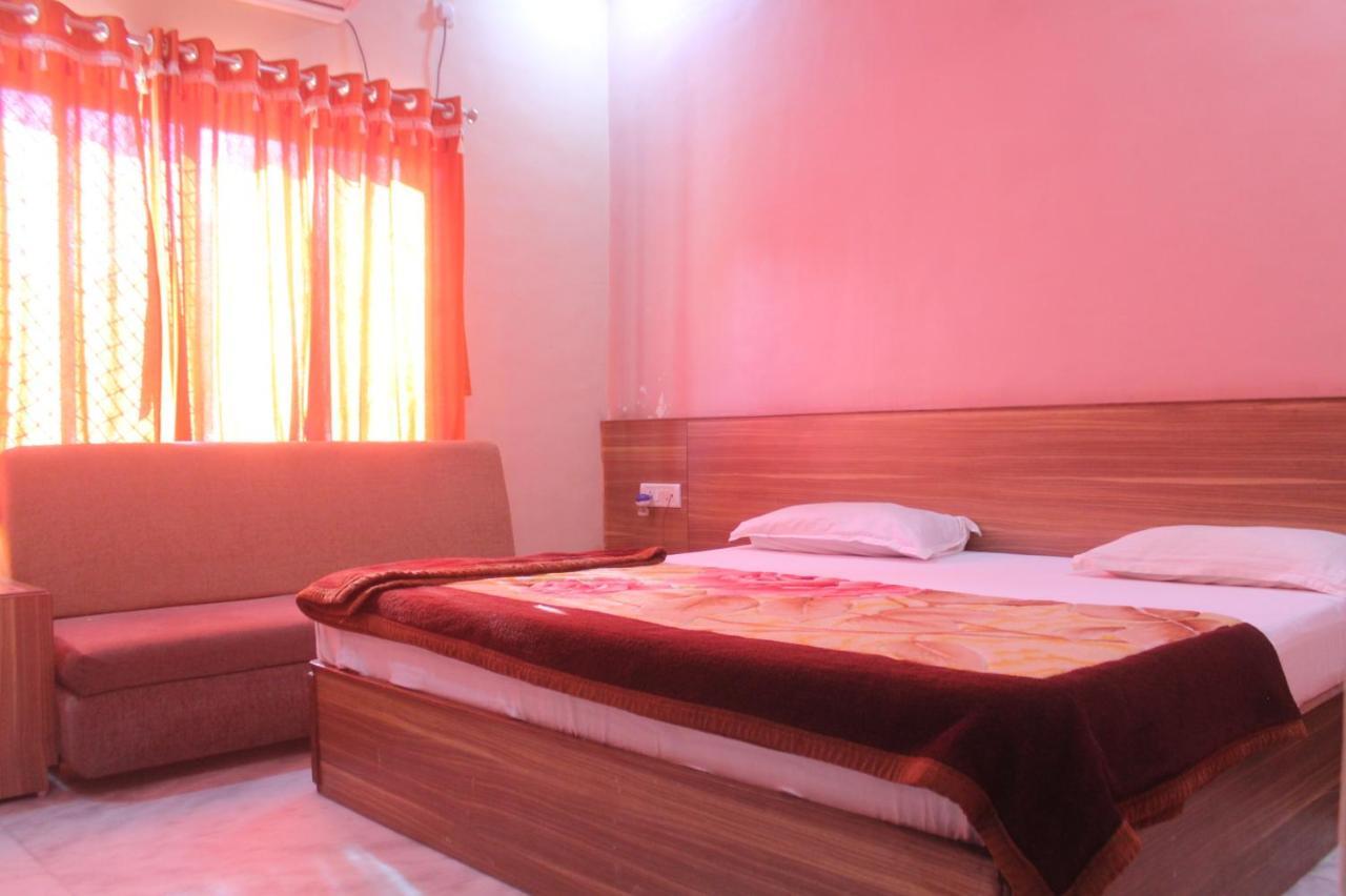 Cozy Room On Neelkanth Road Ābu Exteriör bild